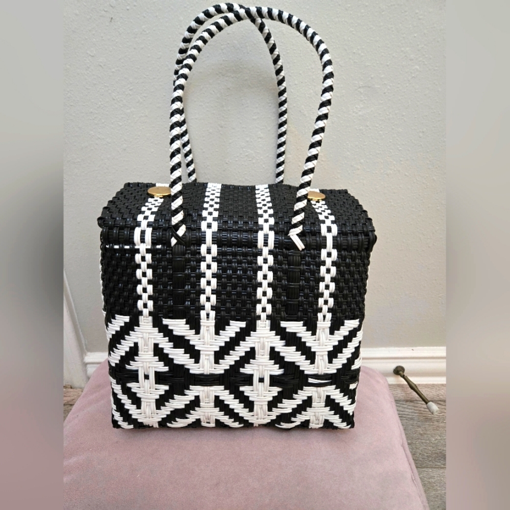 Hand woven mexican bag